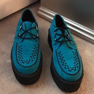 Final sale 💙Women’s tuk shoes